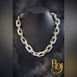 Louis Vuitton | LV Chunky Chain Links Necklace | Silver LV Monogram | Statement
